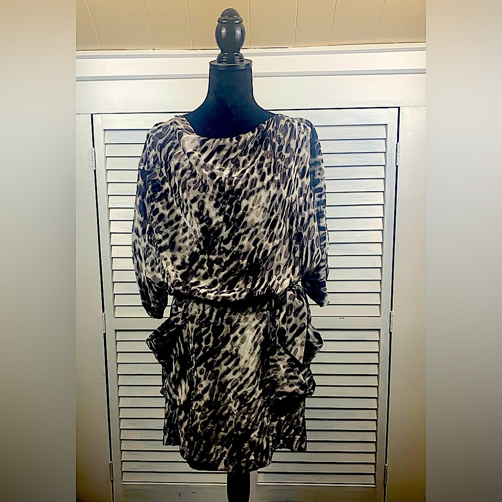 BCBG MAX AZRIA drop waist dress. Size Animal print like pattern. Size small.